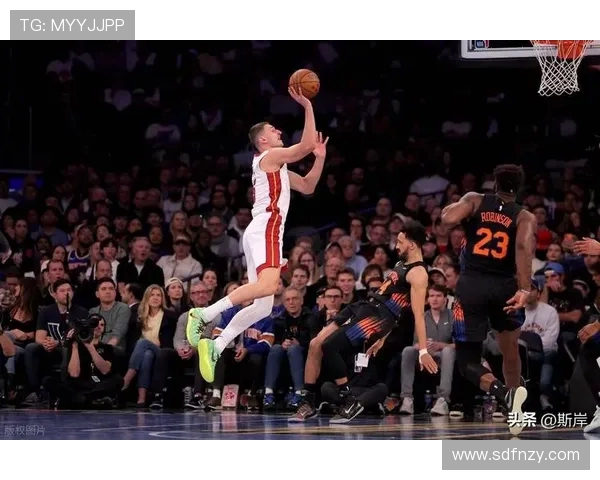 尼克斯与国王激战正酣NBA赛场上演精彩对决与战术较量